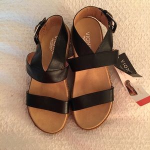Vionic Platform sandals
